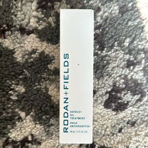 RODAN + FIELDS Defrizz + Oil Treatment 2 Fl Oz / 60 mL NIB/SEALED